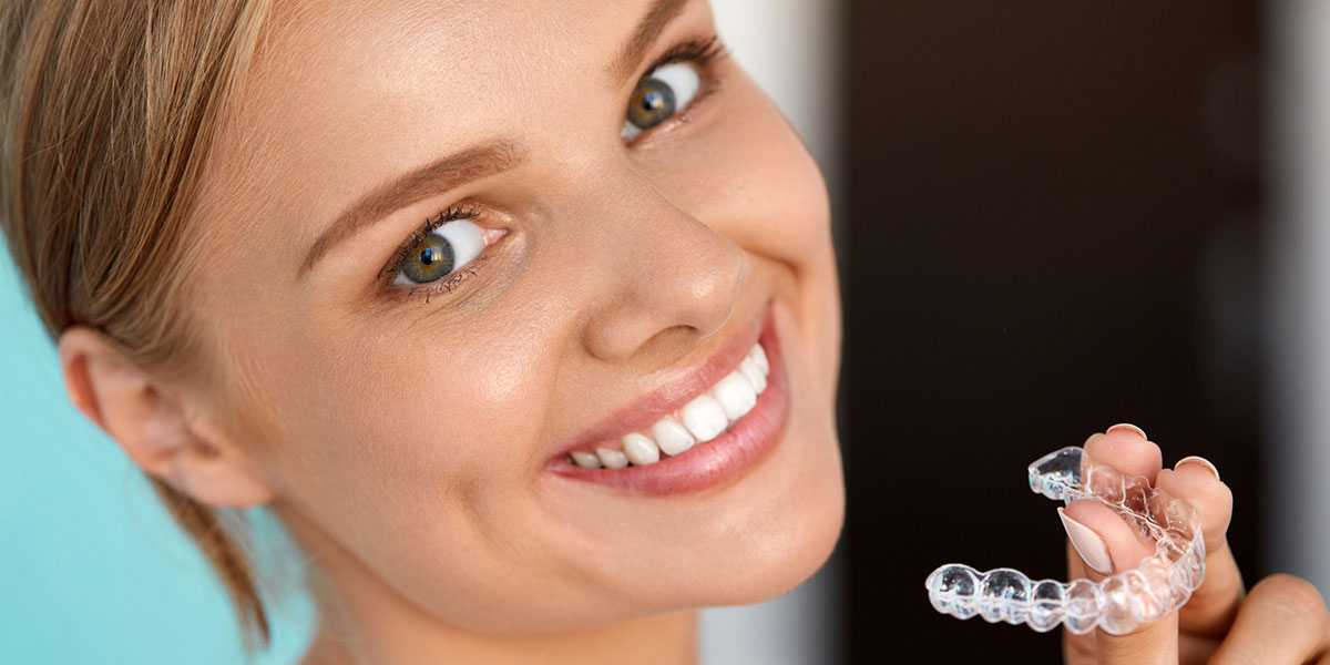 Before and After Image of Whitened Teeth